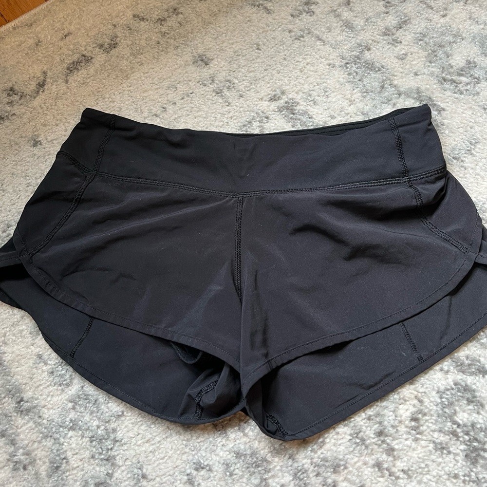 Lulu Speed up low rise shorts 2.5